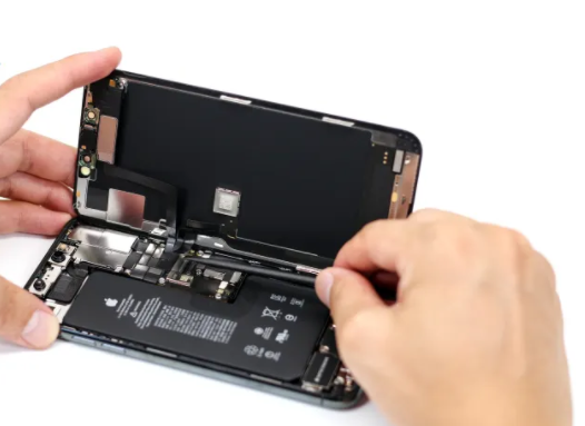 現代手機制造你了解多少?聚力黑色防水密封硅膠身影由在