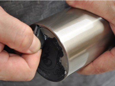 塑料粘金屬瞬間膠案例，聚力24年老品牌廠家直銷(xiāo)專(zhuān)業(yè)解決粘接難題