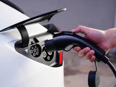 汽車充電槍膠水哪個廠家好？東莞聚力膠水廠家實力研發(fā)生產(chǎn)二十余載！